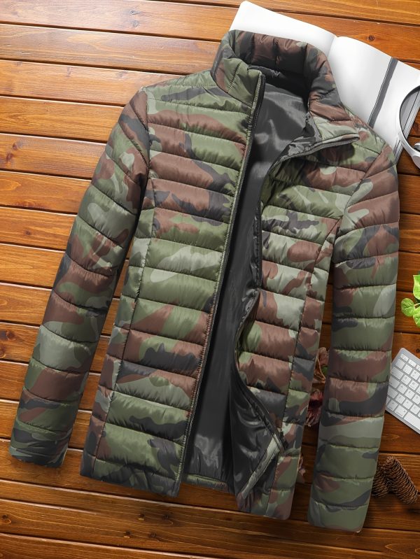 Men's Camouflage Casual Sport Jacket, Featuring a Small Stand-up Collar Design - a Classic and Versatile Windbreaker with Zippered Pockets for Easy Carrying and Storage. This Loose-fitting Warm Jacket Offers a Regular Fit, Ideal for Casual Outdoor