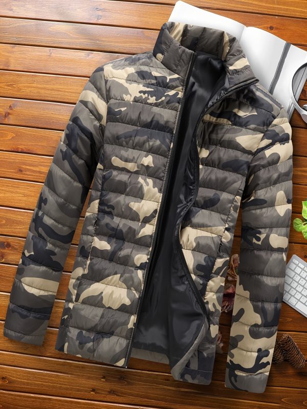 Men's Camouflage Casual Sport Jacket, Featuring a Small Stand-up Collar Design - a Classic and Versatile Windbreaker with Zippered Pockets for Easy Carrying and Storage. This Loose-fitting Warm Jacket Offers a Regular Fit, Ideal for Casual Outdoor