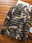 Men's Camouflage Casual Sport Jacket, Featuring a Small Stand-up Collar Design - a Classic and Versatile Windbreaker with Zippered Pockets for Easy Carrying and Storage. This Loose-fitting Warm Jacket Offers a Regular Fit, Ideal for Casual Outdoor
